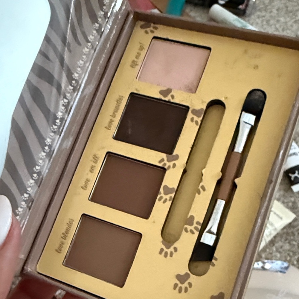 Brow Kit with Brush - Brown Shades